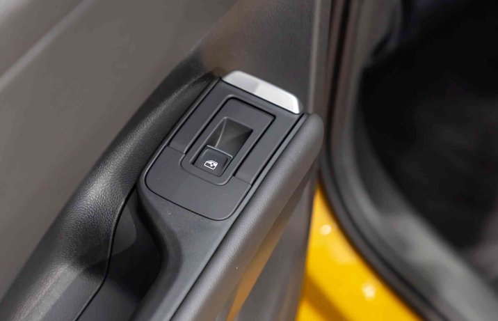 Volkswagen T-Roc II 2025 – sterowanie szybą z tyłu