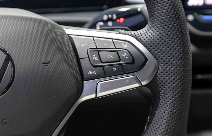 Volkswagen T-Roc II 2025 – sterowanie na kierownicy