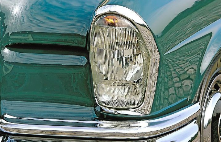 Mercedes 220 SEb Coupe – reflektor