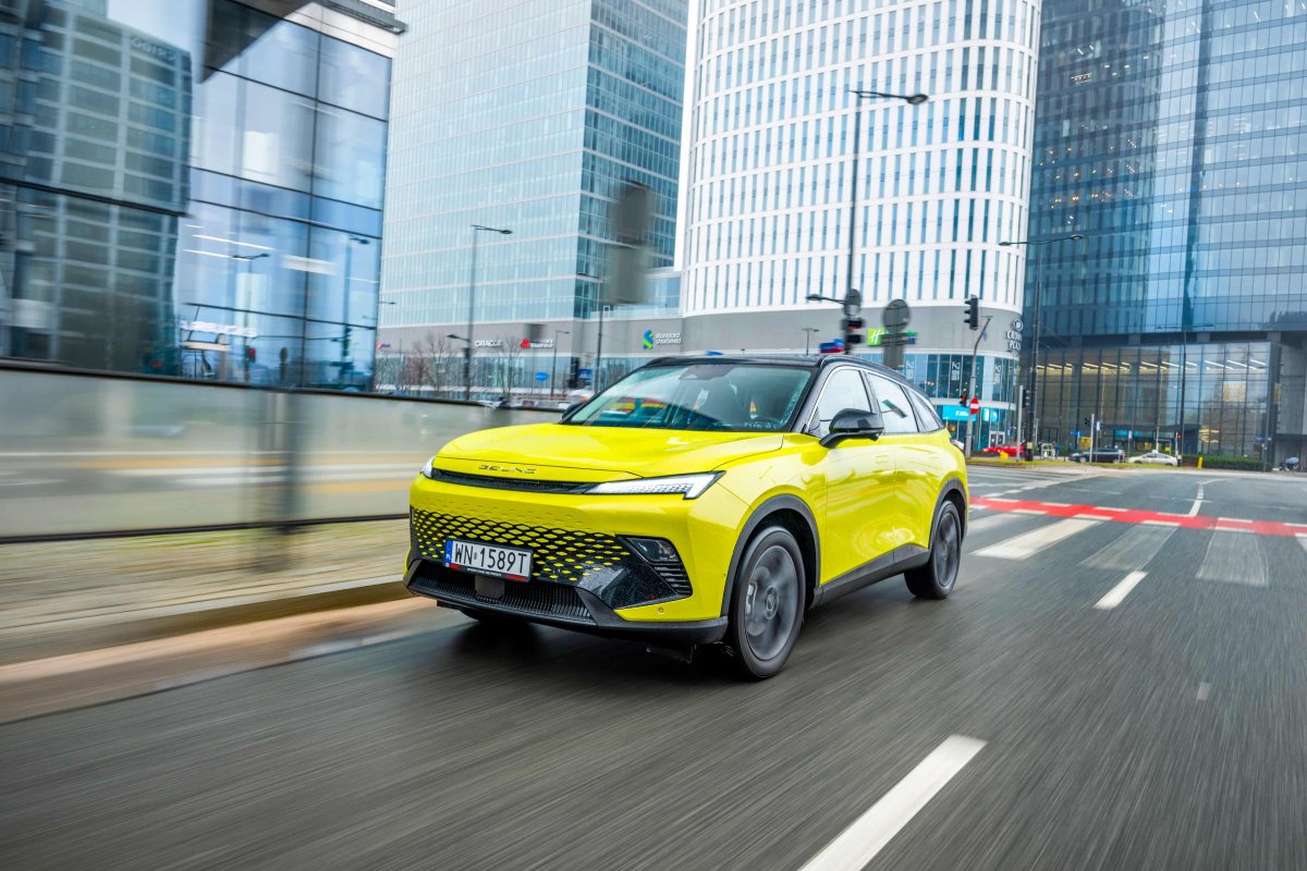 Początek wojny cenowej w Polsce? To auto ma 177 KM, 4,6 m długości i teraz kosztuje 99 900 zł!