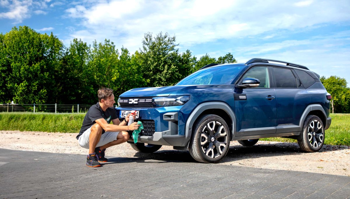 Osady i inne zanieczyszczenia na nadwoziu – jak je usuwać bez szkód