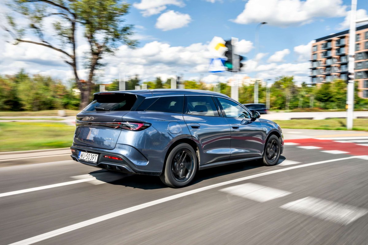 BYD Seal 6 DM-i Touring – chiński atak na Passata | TEST