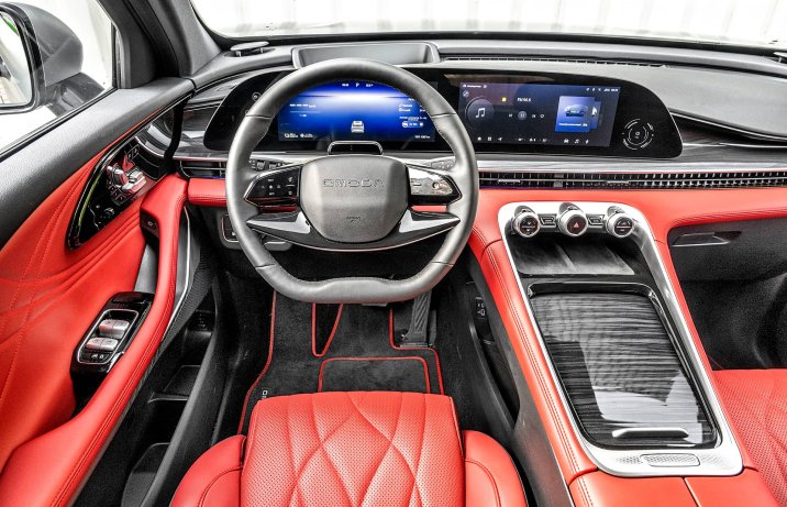 Omoda 9 Super Hybrid Exclusive 2025 – deska rozdzielcza