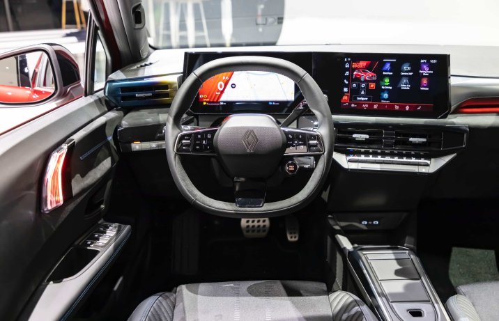 Renault Clio VI 2025 – deska rozdzielcza
