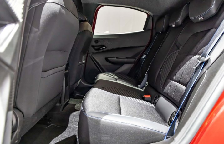 Renault Clio VI 2025 – kanapa