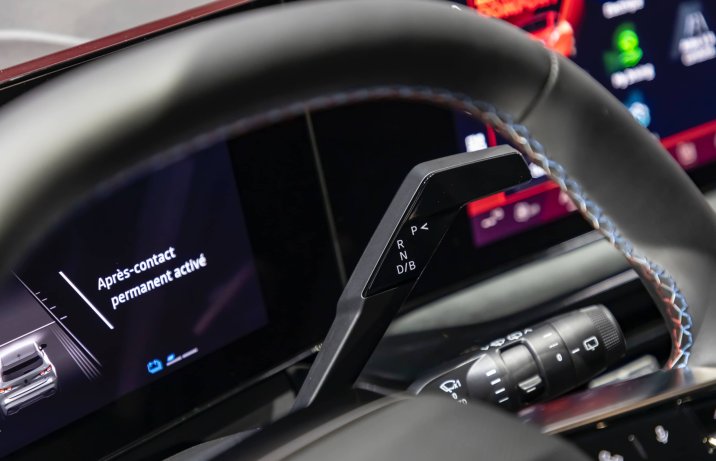 Renault Clio VI 2025 – wybierak biegów