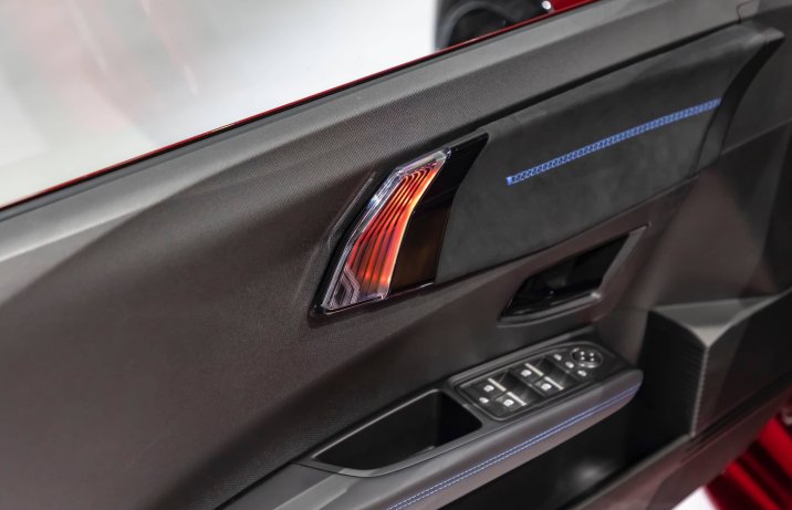 Renault Clio VI 2025 – oświetlenie nastrojowe