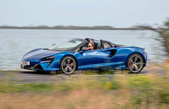McLaren Artura Spider – bok