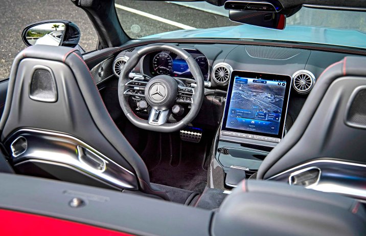 Mercedes-AMG SL 63 – kokpit