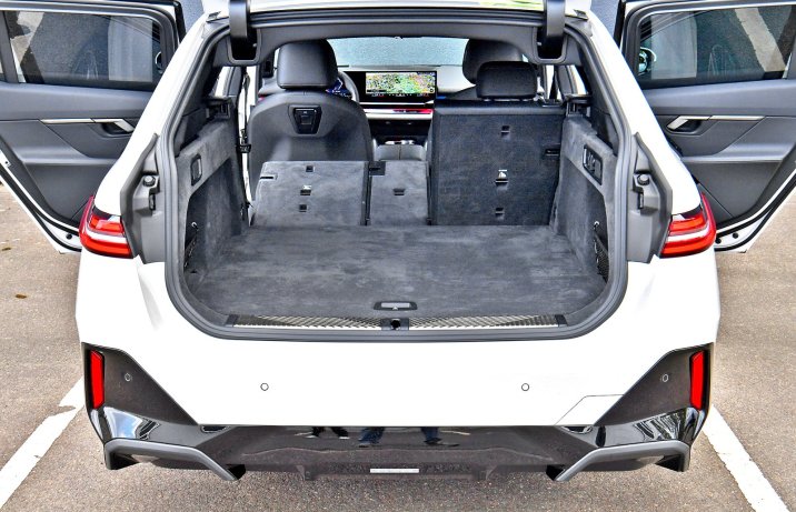 BMW 520d xDrive Touring (2025) – bagażnik