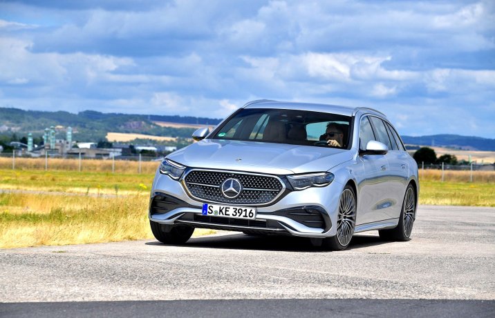 Mercedes E 220 d 4Matic Kombi (2025) – przód