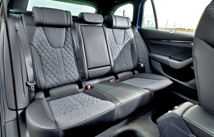 Skoda Octavia IV – kanapa