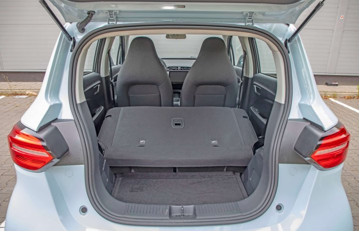 Leapmotor T03 2025 – bagażnik, złożone oparcie kanapy