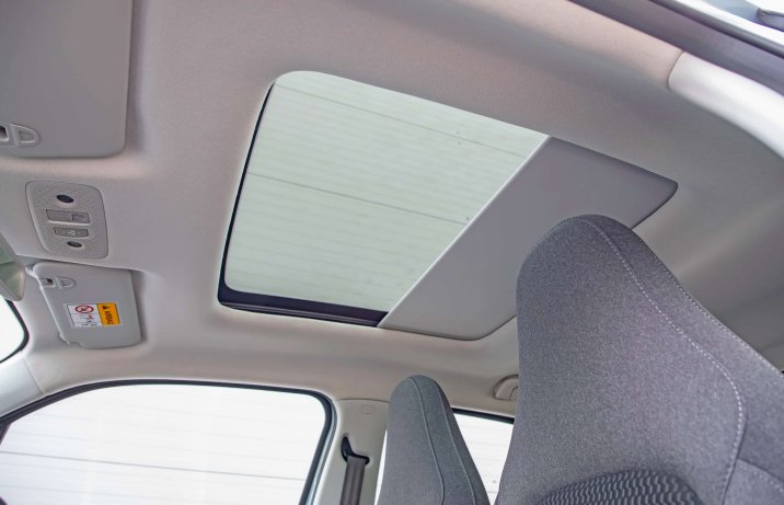 Leapmotor T03 2025 – okno dachowe