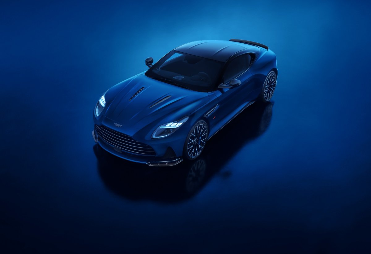 Nowa flagowa wersja Astona Martina DB12 – S, z jeszcze mocniejszym silnikiem 4.0 V8