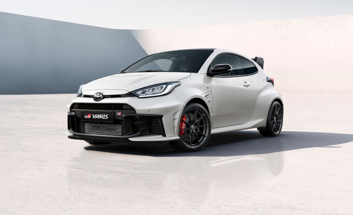 Najbardziej sportowa Toyota w gamie pozostaje w ofercie na rok 2026 – GR Yaris teraz tylko z „manualem”
