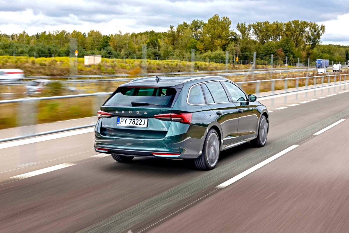 Skoda Octavia Combi 2.0 TSI DSG 4x4 – jak szwajcarski scyzoryk | TEST