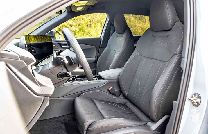 Audi Q3 III 2025 – wnętrze, fotele