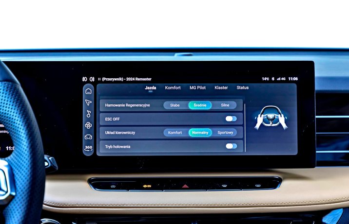 MG HS II Hybrid+ 2025 – deska rozdzielcza, ekran z ustawieniami