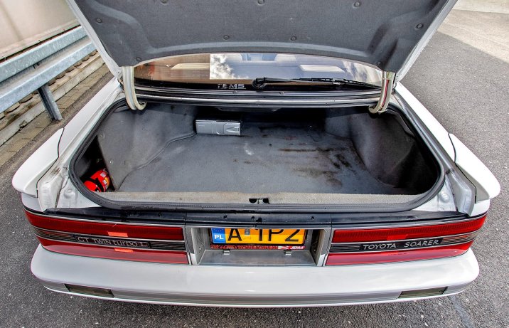 Toyota Soarer (Z20) – bagażnik