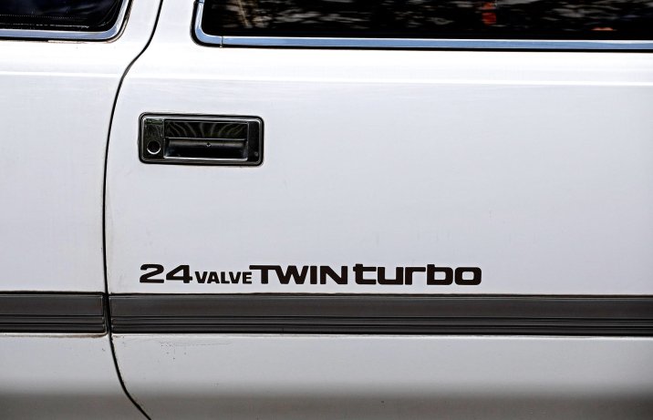 Toyota Soarer (Z20) – drzwi z naklejką