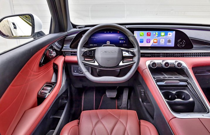 Omoda 9 Super Hybrid (2025) – test – kokpit / deska rozdzielcza