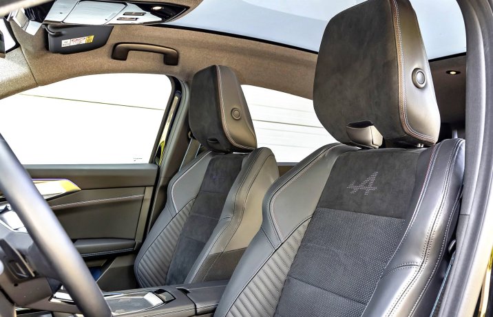 Renault Rafale hyper hybrid E-Tech 4x4 (2025) – test – fotele