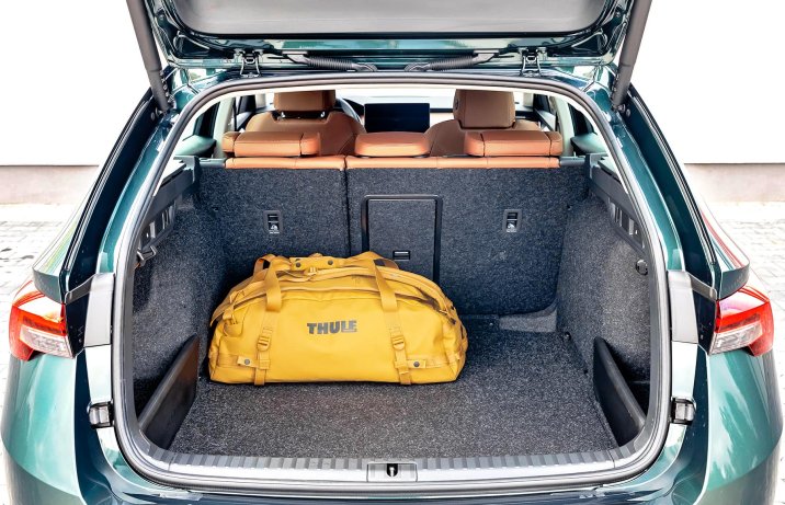 Skoda Octavia Combi 2.0 TSI DSG 4x4 Edition 130 Selection 2025 – test: wnętrze, bagażnik