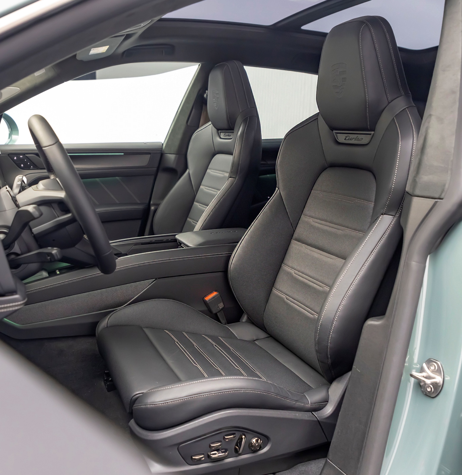 porsche-cayenne-electric-siedzenia