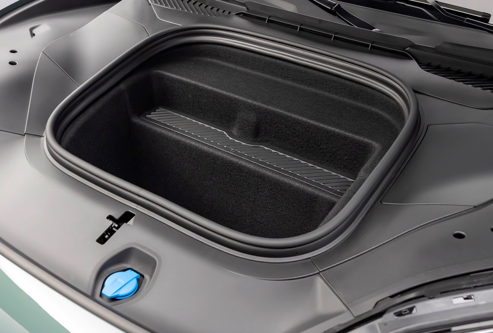 porsche-cayenne-electric-przedni-bagaznik