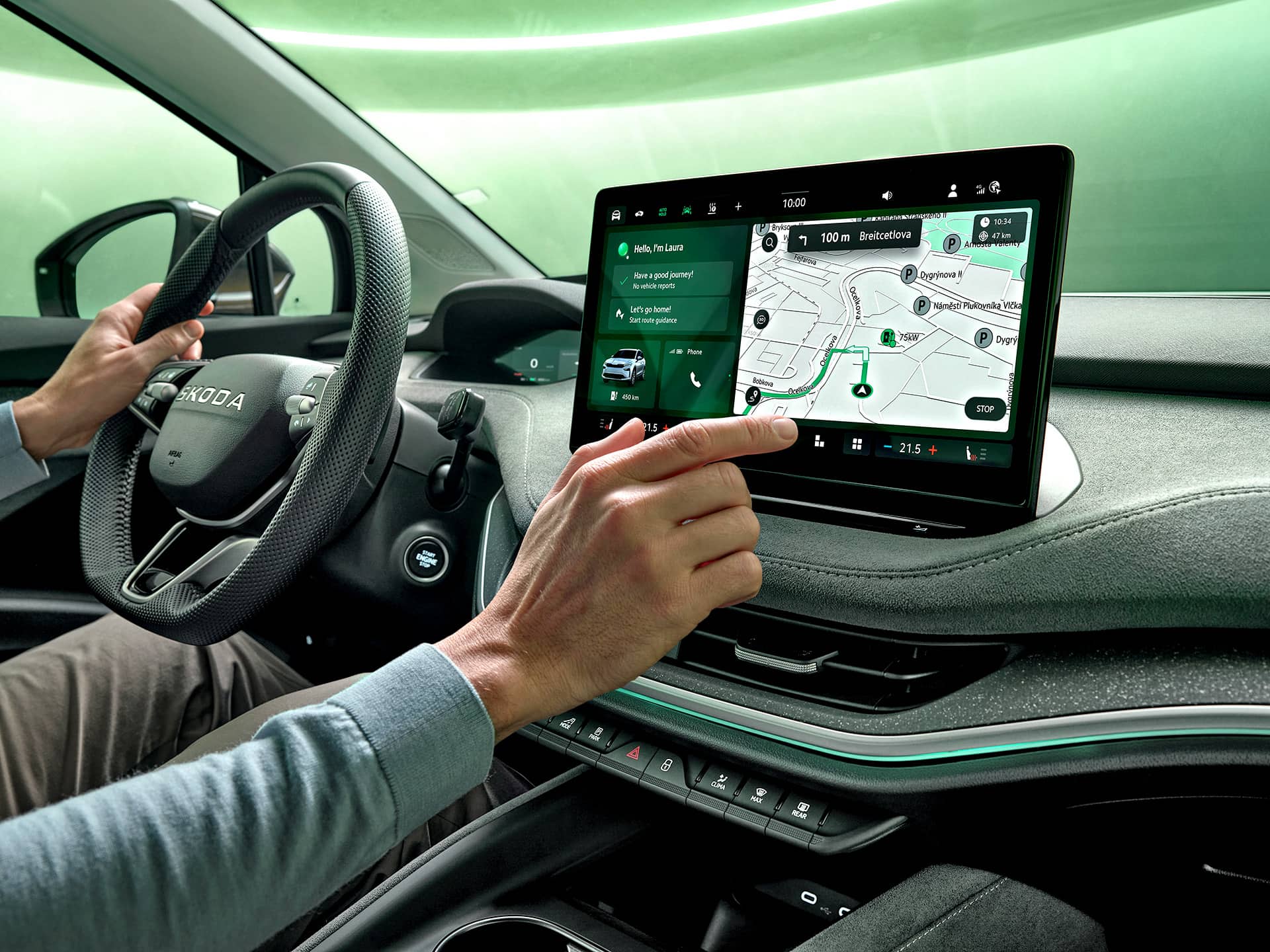 skoda-enyaq-2025-ekran-z-nawigacja