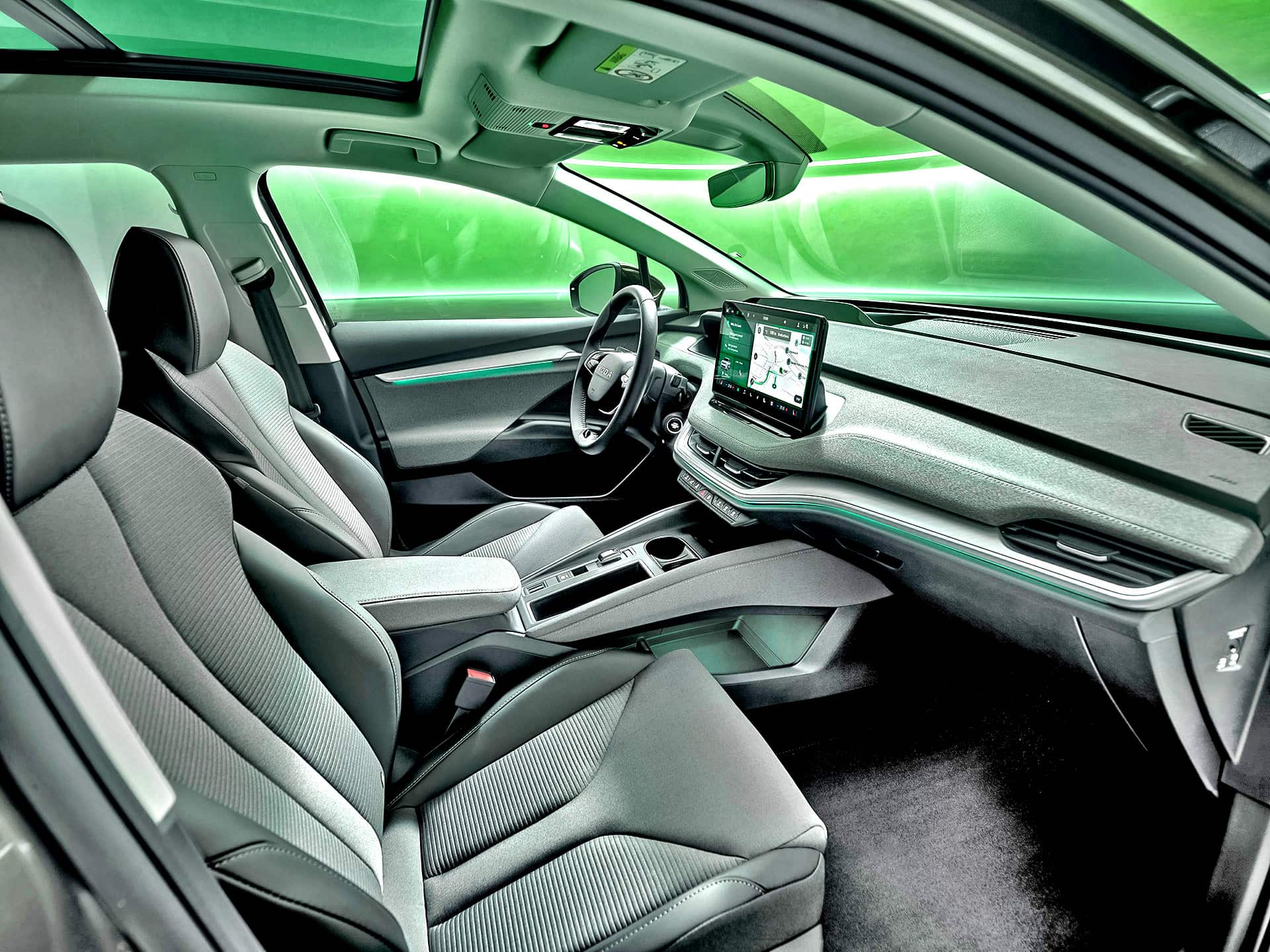 skoda-enyaq-2025-fotele