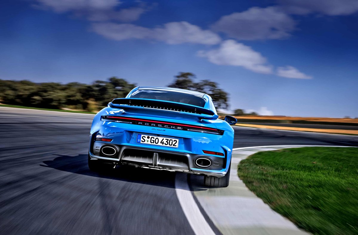 Porsche odłącza się od Volkswagena – ale tylko w emisjach. Łączy siły z Xpengiem