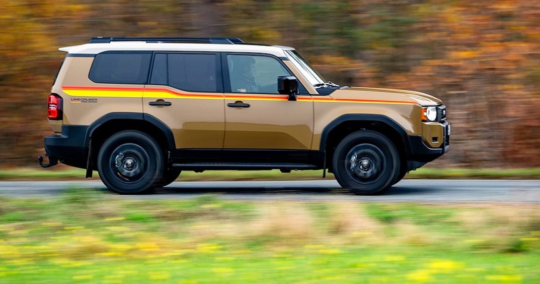 Toyota Land Cruiser w rok przejechała 177 000 km. W tym czasie 22 razy otrzymała nowy olej silnikowy