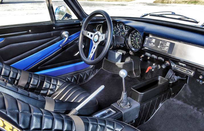 Alpine A110 wnętrze