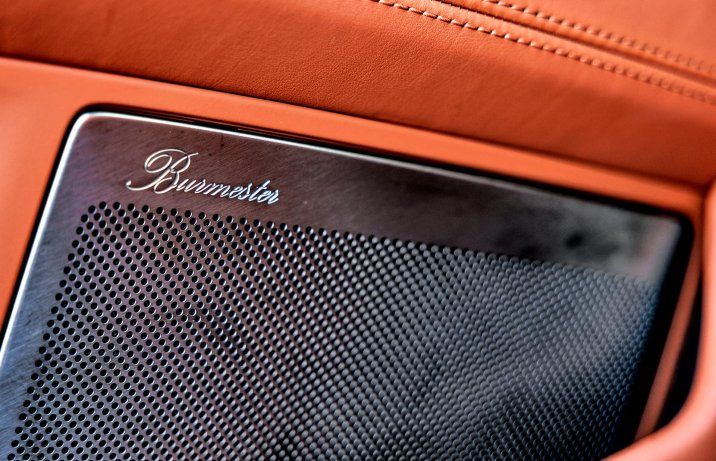 Nowe Porsche 911 Turbo S 2026 – głośnik Burmester