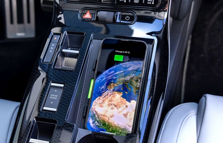 Citroën C5 Aircross 2025 – ładowarka indukcyjna