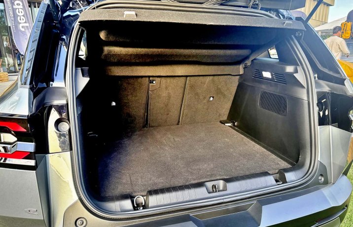 Nowy Jeep Compass 2025 – bagażnik