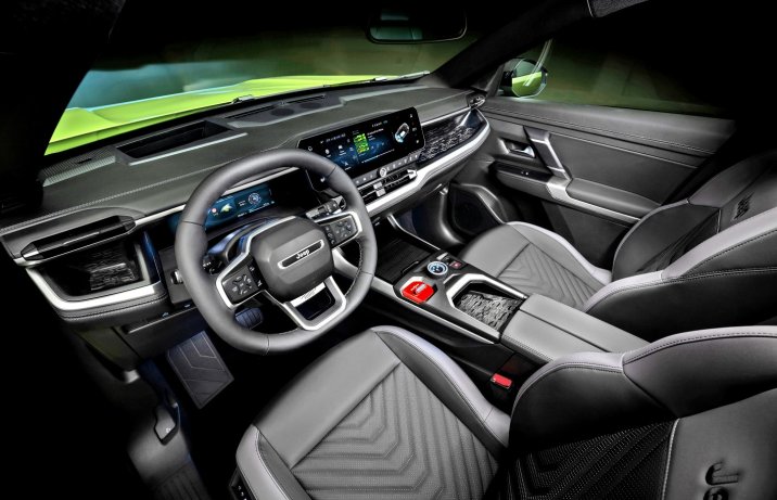 Nowy Jeep Compass 2025 – deska rozdzielcza