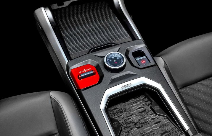 Nowy Jeep Compass 2025 – tunel centralny, sterowanie