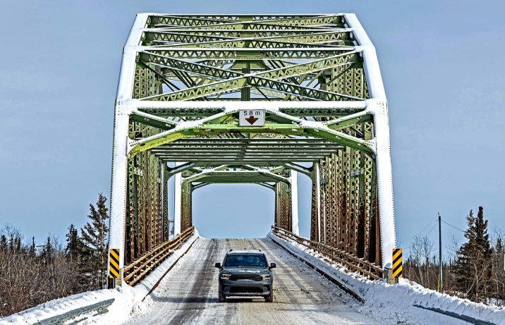 Dodge Durango 3.5 V6 AWD i most Frank Chanel Bridge