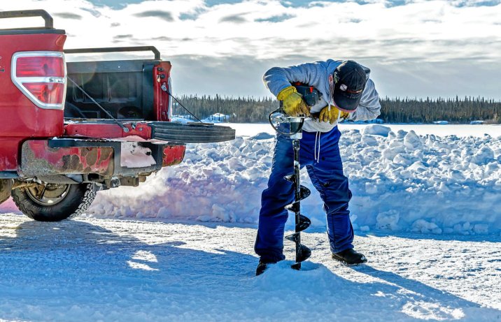 Sprawdzanie grubości lodu
