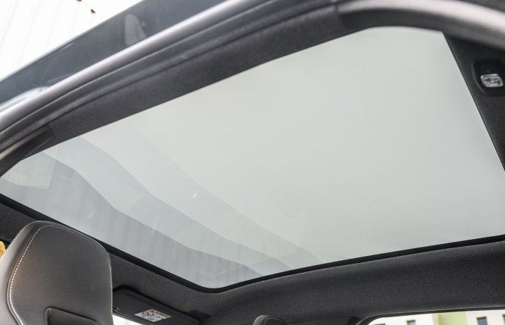 Renault Symbioz - okno dachowe