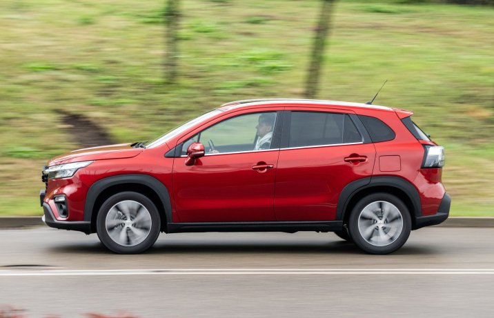 Suzuki S-Cross - bok