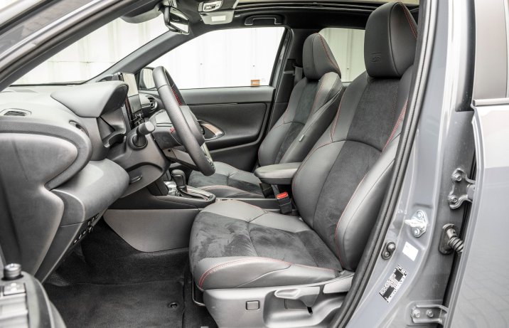 Toyota Yaris Cross - fotele