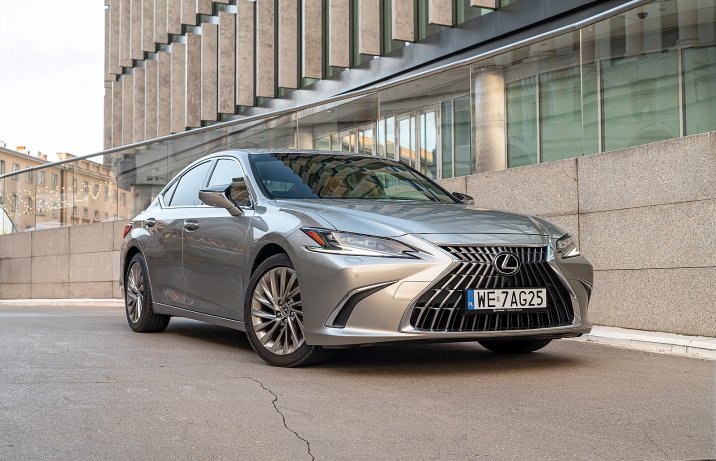 Lexus ES 300h