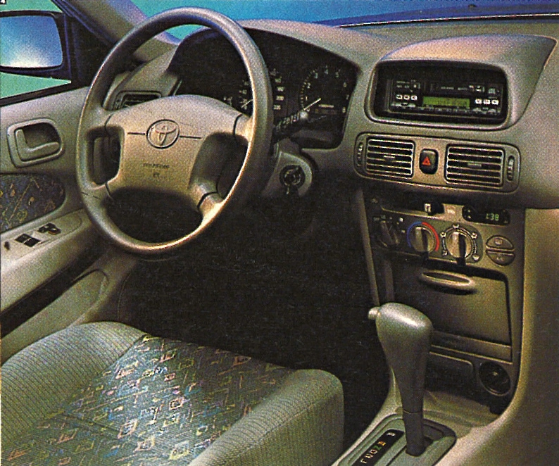 toyota-corolla-VIII-deska-rozdzielcza