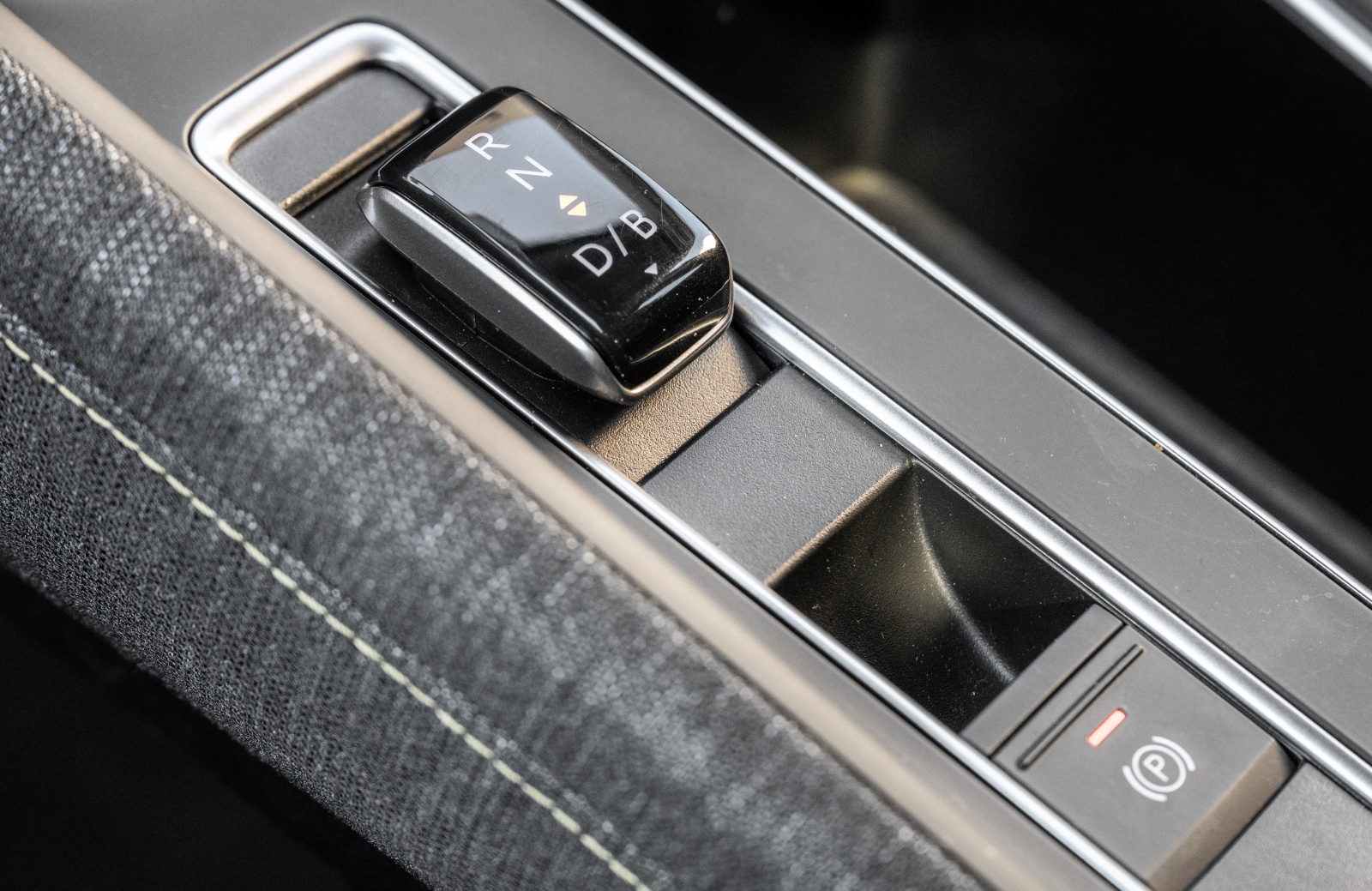 skoda-elroq-wlacznik-biegow