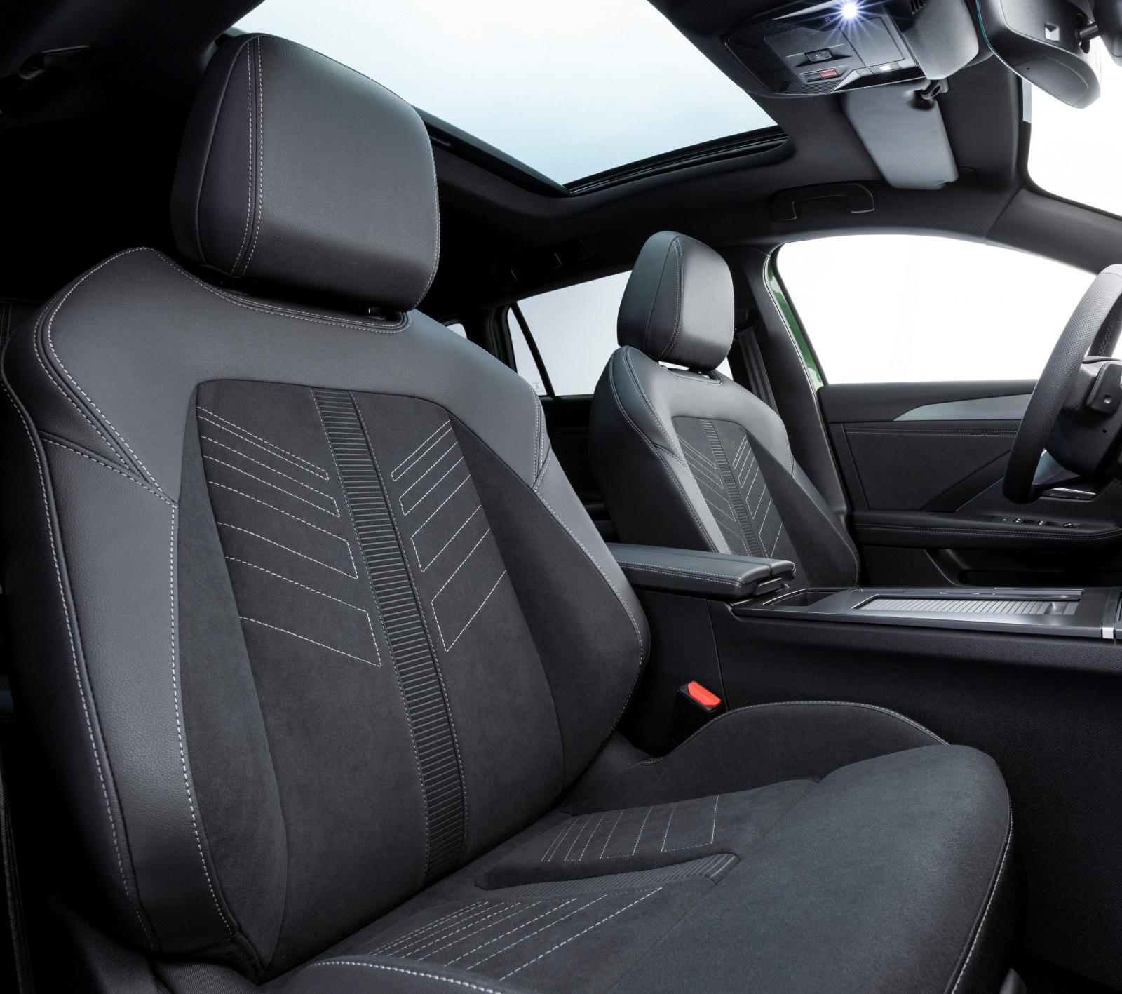 opel-astra-siedzenia