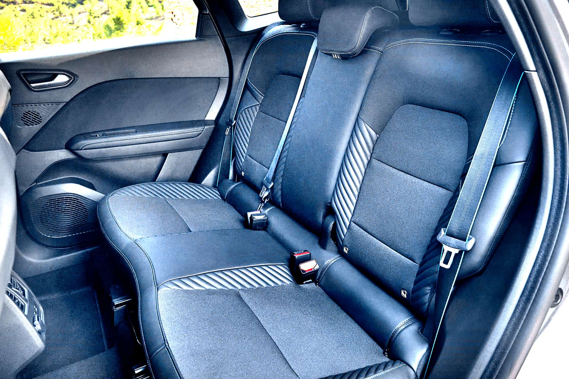 Renault-Symbioz-2025-kanapa